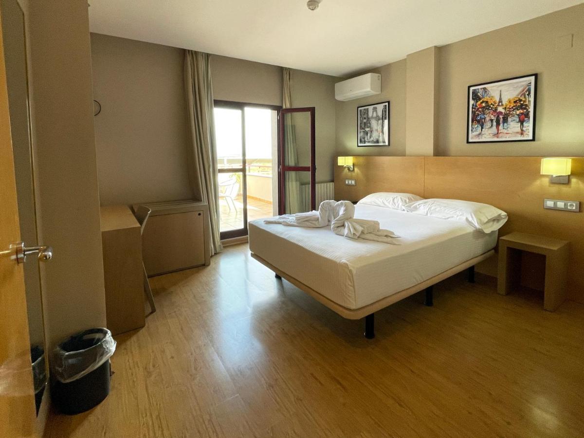 Zenit Calahorra Hotel Bagian luar foto