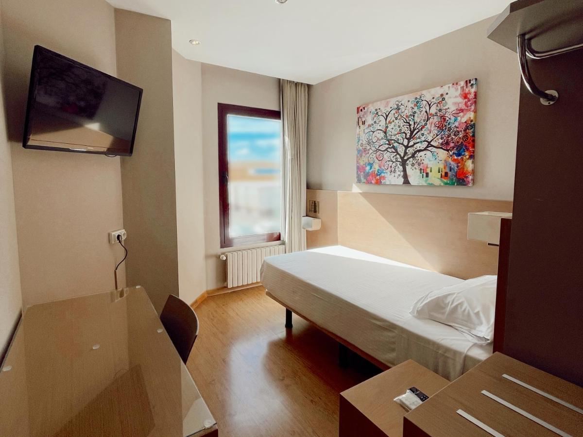 Zenit Calahorra Hotel Bagian luar foto