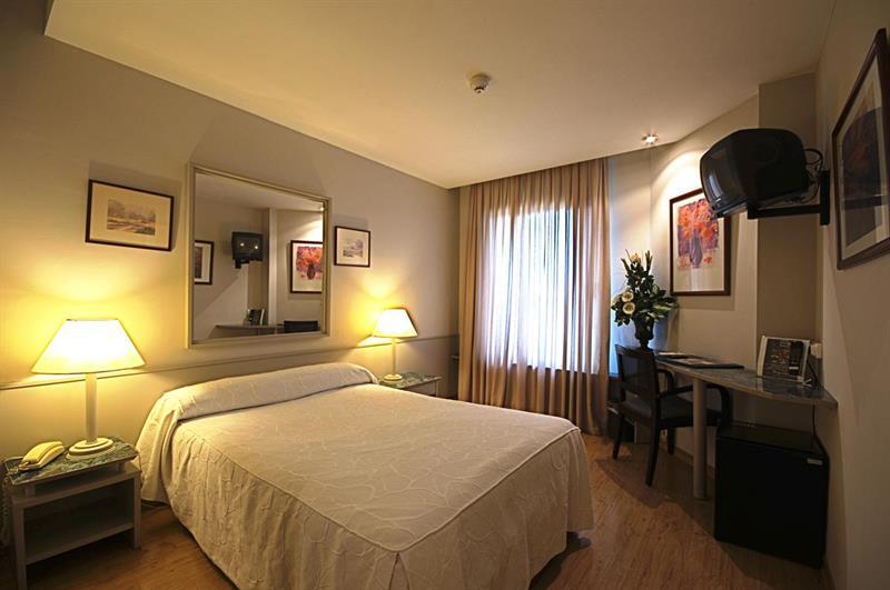 Zenit Calahorra Hotel Bagian luar foto